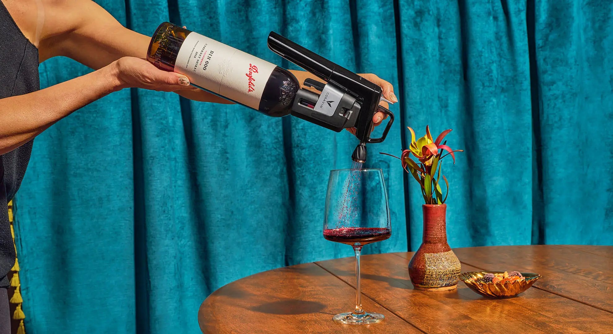 Versez le vin sans tirer le bouchon avec Coravin Timeless.